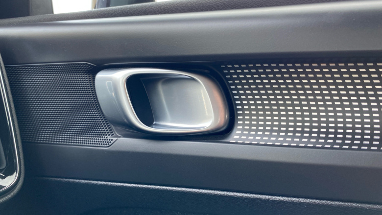 Volvo Xc40 1.5 T3 [163] R DESIGN 5dr Geartronic Petrol Estate